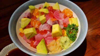 ข้าวหน้าปลาดิบรวม