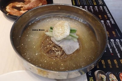 บะหมี่เย็นแบบน้ำ