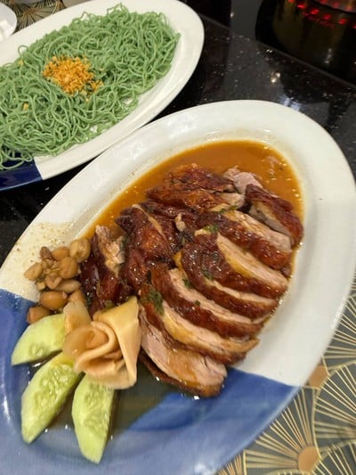เป็ดย่าง MK