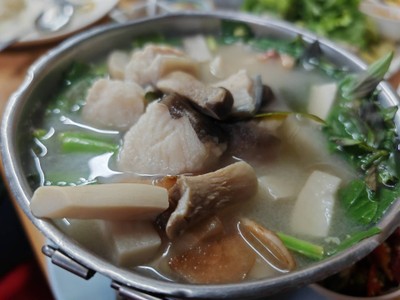อาหาร หรือ เครื่องดื่ม