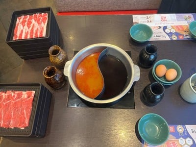 ซุปสุกี้น้ำดำและคารามิโสะ