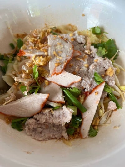 เจ๊อิม ก๋วยเตี๋ยวหมู บ้านโป่ง
