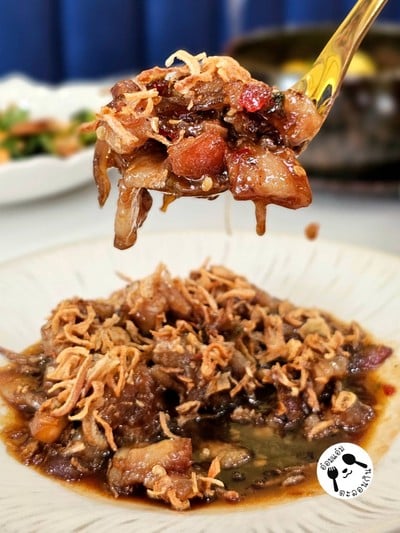 หมูสามชั้นผัดเคย