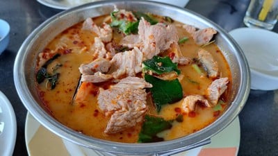 อาหาร หรือ เครื่องดื่ม