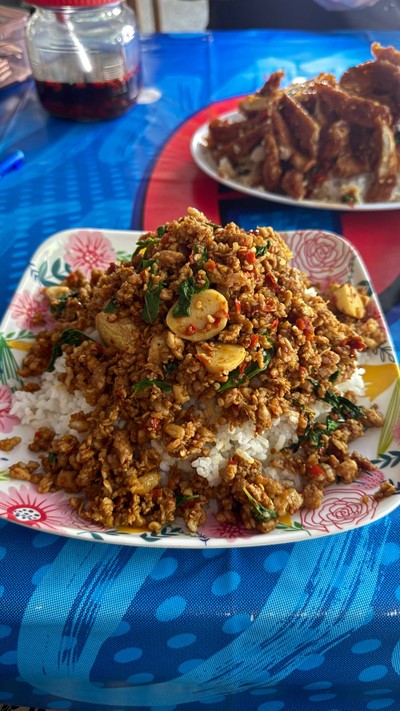 กระเพราหมูสับใส่เต้าหู้อ่อน