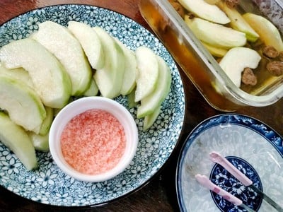 ฝรั่งแช่บ๊วย ฝรั่งแช่บ๊วย