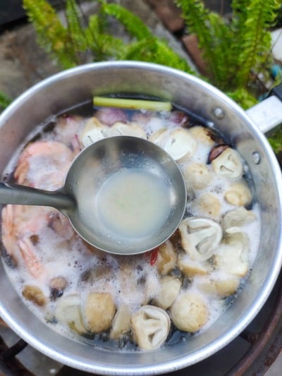 วิธีทำ ต้มยำกุ้งเห็ดฟางน้ำใส วิธีทำ ต้มยำกุ้งเห็ดฟางน้ำใส