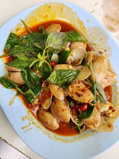 อาหาร หรือ เครื่องดื่ม