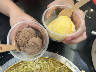 ไอศกรีมวนิลา & ไอศกรีมช็อกโกแลต
