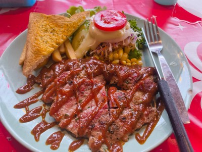 อาหาร หรือ เครื่องดื่ม