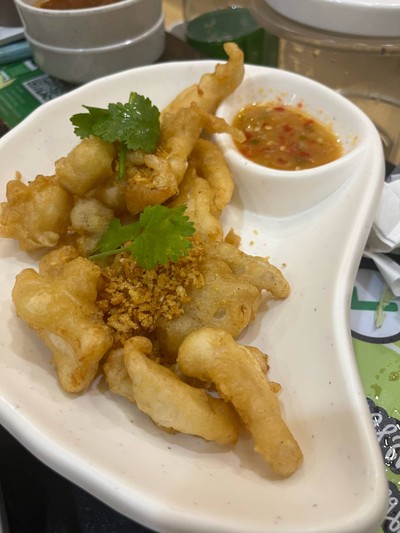 ไข่ปลาหมึกทอดกระเทียม