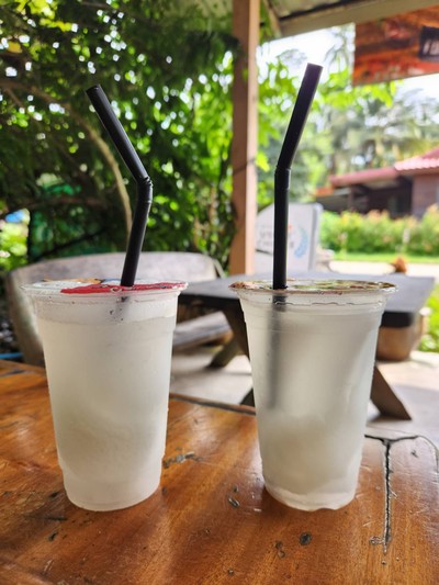 อาหาร หรือ เครื่องดื่ม