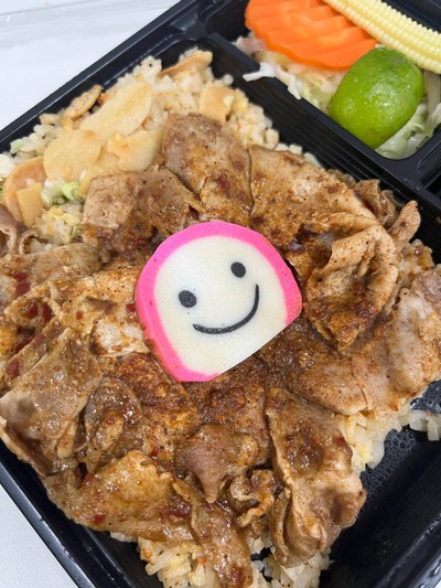 ข้าวกระเทียมหมูสไลด์หม่าล่า