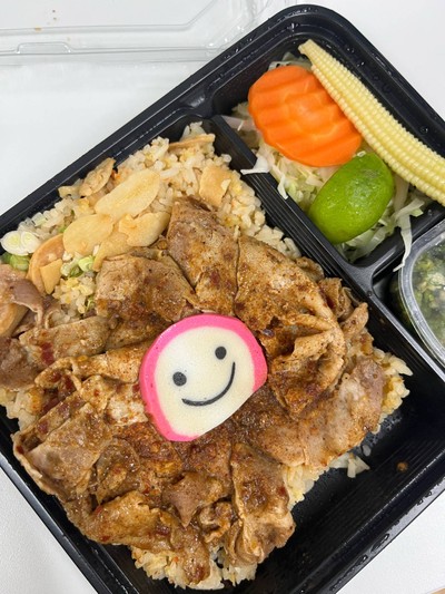 ข้าวกระเทียมหมูสไลด์หม่าล่า