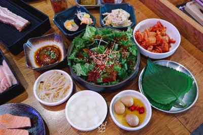 บุฟเฟ่ต์ปิ้งย่างเกาหลี SINSA Korean BBQ & Bar