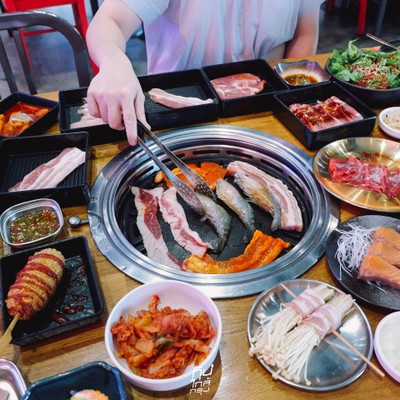 บุฟเฟ่ต์ปิ้งย่างเกาหลี SINSA Korean BBQ & Bar