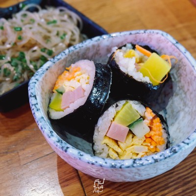 บุฟเฟ่ต์ปิ้งย่างเกาหลี SINSA Korean BBQ & Bar