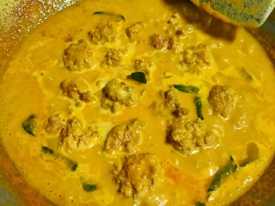 วิธีทำ แกงคั่วกะทิไข่ใส่หมูสับ