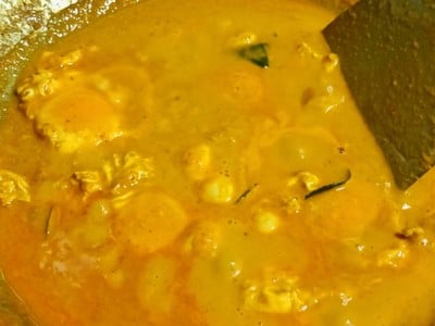 วิธีทำ แกงคั่วกะทิไข่ใส่หมูสับ