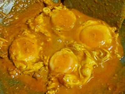 วิธีทำ แกงคั่วกะทิไข่ใส่หมูสับ