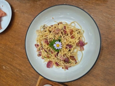 สปาเกตตี้กระเทียมพริกแห้งกุ้ง