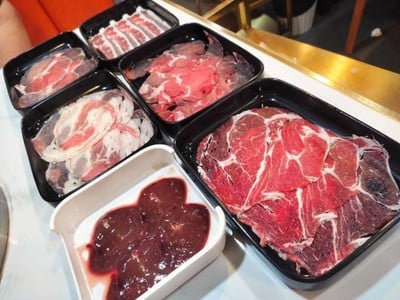 อาหาร หรือ เครื่องดื่ม