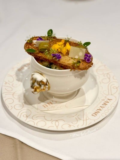 อาหาร หรือ เครื่องดื่ม