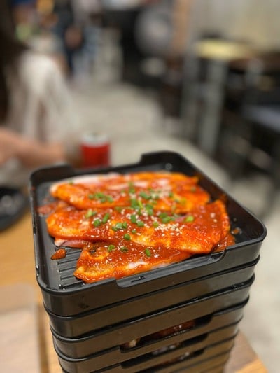 หมูสามชั้นหมักซอสโคชูจัง