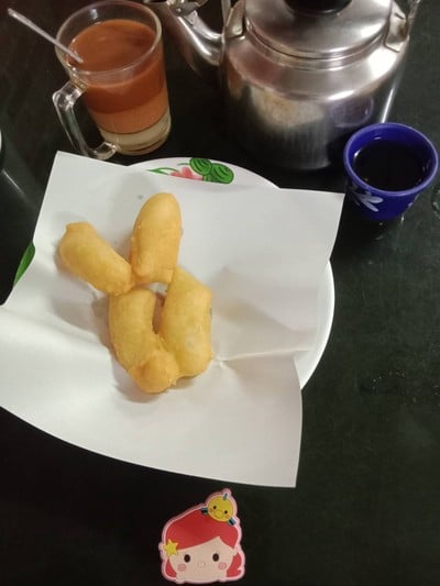 ปาท่องโก๋ ร้านข้างๆนะสั่งมาทานได้ อร่อย แป้งกรอบดี