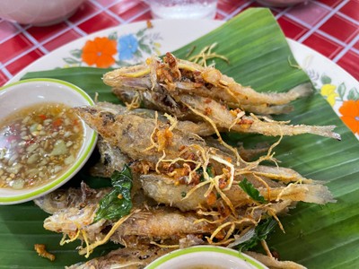ปลาทรายทอด