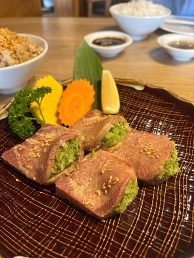 ลิ้นวัวย่างต้นหอม