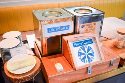 BlueSpice Cafe บุฟเฟต์ข้าวต้มไนท์มาร์เก็ต ย่านทองหล่อ