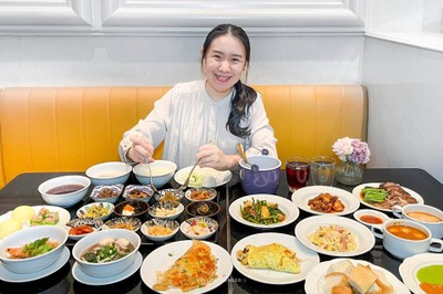 BlueSpice Cafe บุฟเฟต์ข้าวต้มไนท์มาร์เก็ต ย่านทองหล่อ
