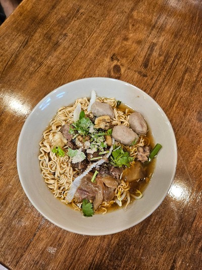 ก๋วยเตี๋ยวเนื้อตุ๋น