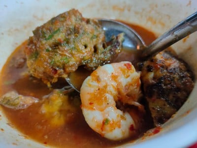 แกงส้มชะอมกุ้ง