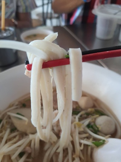 ก๋วยเตี๋ยวเส้นปลาน้ำใส