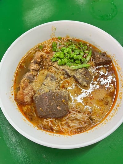 ขนมจีนน้ำลอ