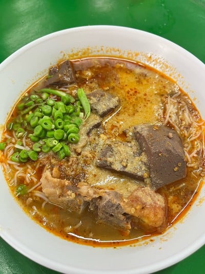 ขนมจีนน้ำลอ