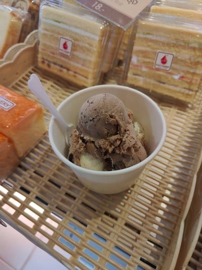 อาหาร หรือ เครื่องดื่ม