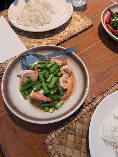 หน่อไม้ฝรั่งผัดกุ้ง
