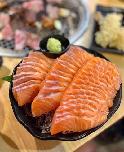 🐟 แซลมอนซาชิมิ.