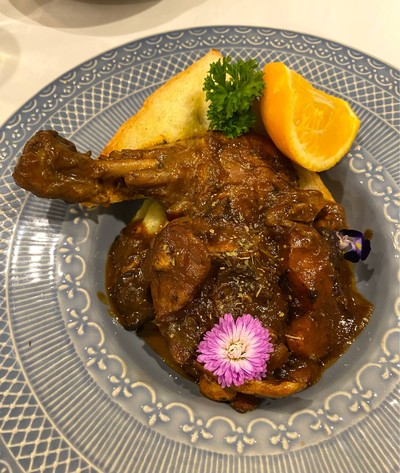 ไก่ตุ๋นซอสไวน์แดง