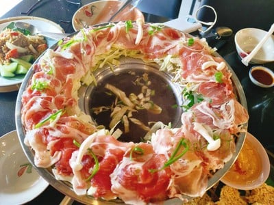 ชุดเฝอหม้อไฟหมูล้วน