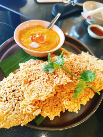 ข้าวตังไข่เค็ม ไข่ปลา