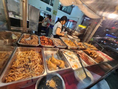 อาหาร หรือ เครื่องดื่ม