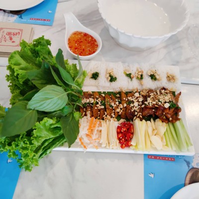 เส้นหมี่แหนมเนือง-หมูย่าง