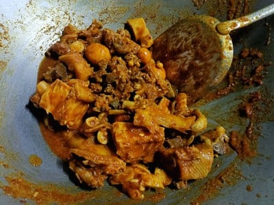 วิธีทำ ไก่บ้านผัดพริกแกง วิธีทำ ไก่บ้านผัดพริกแกง