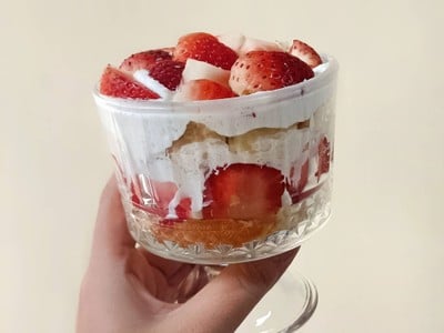 🍓 Strawberry butter cake parfait 🧈