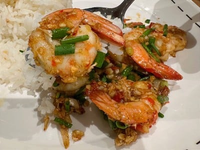 ข้าวกุ้งผัดพริกเกลือ
