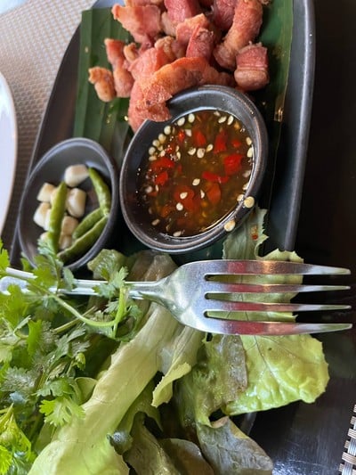 สามชั้นทอด